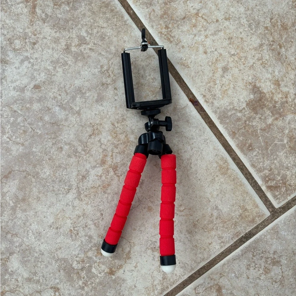 Universal Flexible Tripod Phone Holder
